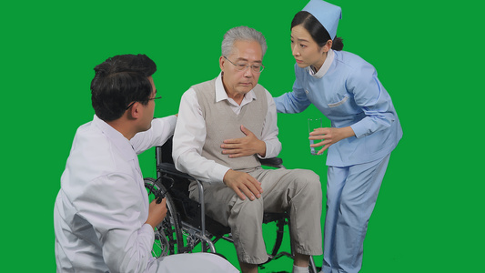 4K绿幕医护人员检查照顾老人视频