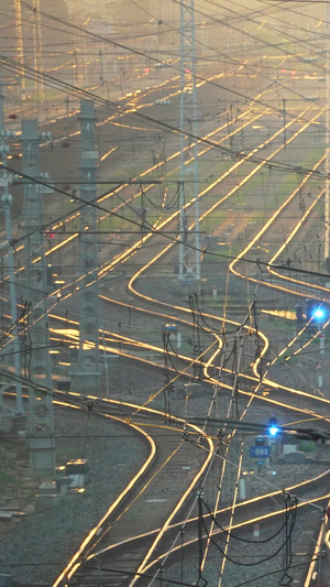 城市夜景灯光轨道火车交通铁轨货运物流素材货运素材63秒视频