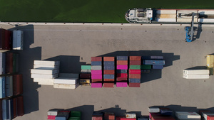荷兰港口的货柜和集装箱船17秒视频
