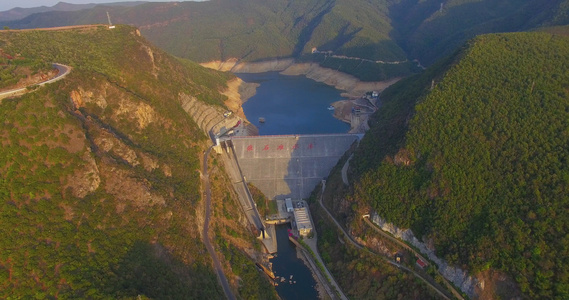 4k高原山地大坝水库发电站航拍视频