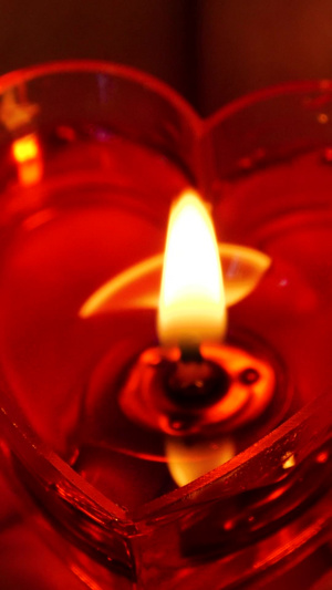 爱心蜡烛为灾区祈福祝福手捧蜡烛红蜡烛24秒视频
