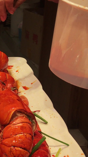 城市休闲逛街美食特色小吃大龙虾烤猪蹄麻烘糕素材合集制作过程82秒视频