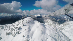 白雪覆盖的山脉18秒视频