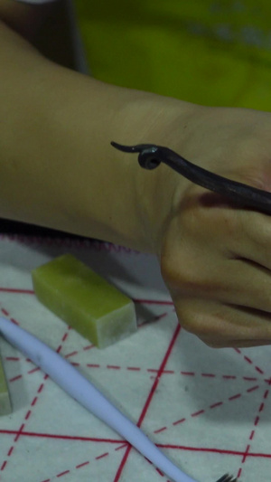 雕刻印章的手艺人素材中国文化19秒视频