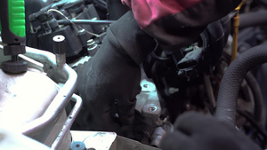 修理机发动机详细维修细节14秒视频