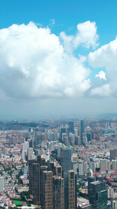 航拍青岛城市上空的浮云好天气视频