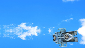 蓝色汽车停放和镜面反射云层移动和湖面水面17秒视频