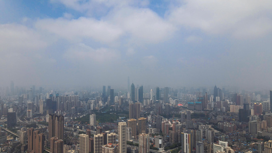 航拍城市风光武汉汉口金融中心天际线城市4k素材视频