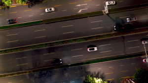 航拍深夜的城市街道和交通42秒视频