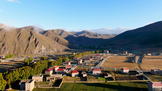 航拍四川甘孜藏族自治州田园风光视频视频