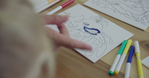 辅导孩子作业给孩子画画29秒视频