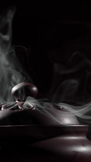 香炉中冒出青烟58秒视频