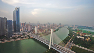 武汉汉江两岸风光和月湖桥交通4K视频20秒视频