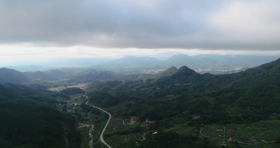 高空俯瞰山川4K航拍视频