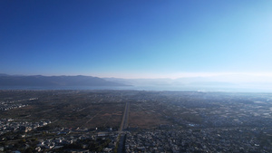 航拍云南旅游洱海与大理古城全景自然风光街景4k素材54秒视频