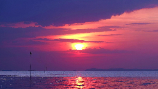 海中日落视频