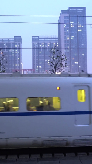 高铁出站实拍44秒视频