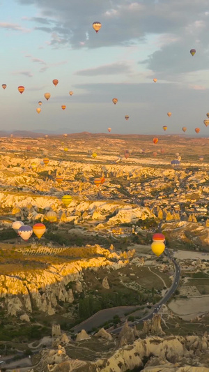 土耳其乘热气球迎接日出实拍29秒视频