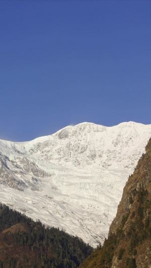 云南玉龙雪山延时8秒视频