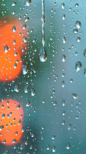 雨天的玻璃雨滴29秒视频