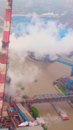 航拍工业污染钢铁厂31秒视频