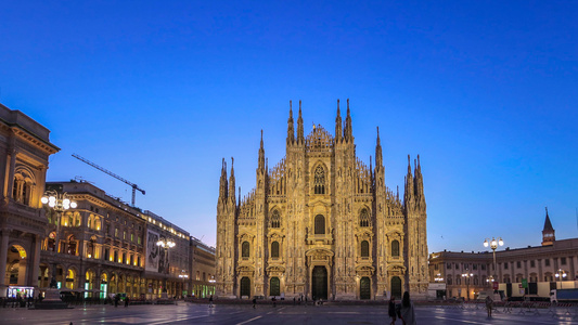 意大利米兰著名旅游景点米兰大教堂日出延时视频视频