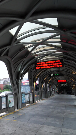 成都BRT快速快捷公交站台实拍素材成都打造绿色公交66秒视频