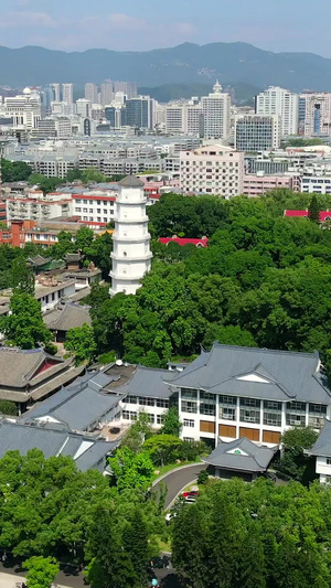 实拍福建福州蓝天下的地标白塔三坊七巷10秒视频