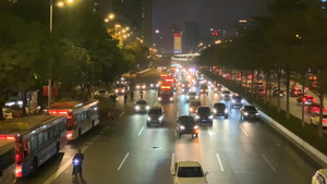 广东市区街道车流夜景11秒视频