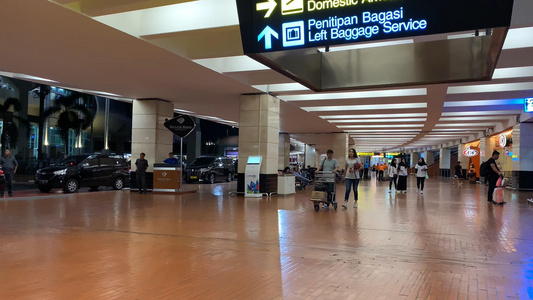 印尼巴厘岛登巴萨国际机场视频