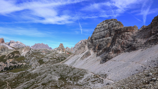 夏季阿尔卑斯山攀登山脉的游客延时视频视频
