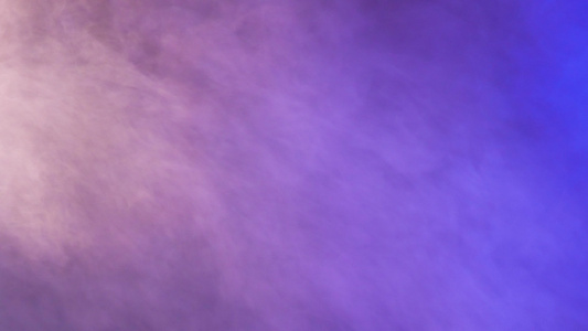 紫色和蓝色的彩色抽象烟雾视频