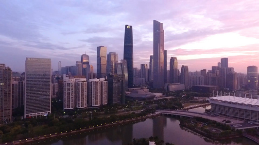 广州珠江新城CBD清晨城市空镜高清全景航拍[晨光熹微]视频