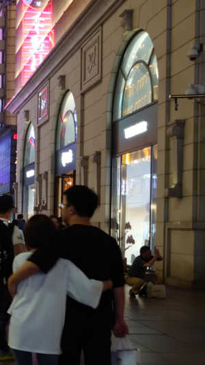 上海南京东路步行街铛铛车大城市2秒视频