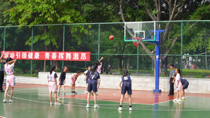 中小学女孩子校园篮球比赛【该视频无肖像权，请勿商用】19秒视频