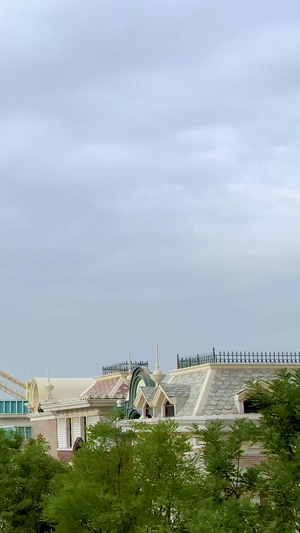 航拍游乐园的城堡【该视频无乐园物权，请勿商用】游乐场35秒视频