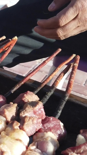 新疆烤羊肉串实拍视频合集30秒视频