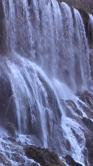 九寨沟瀑布实拍诺日朗瀑布25秒视频