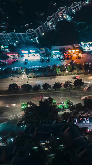 夜间城市马路十字路口车流延时摄影道路交通15秒视频