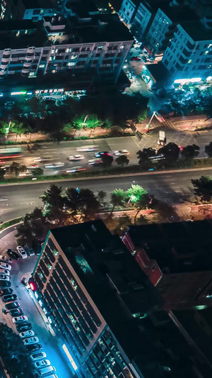 夜间城市马路十字路口车流延时摄影城市都市15秒视频