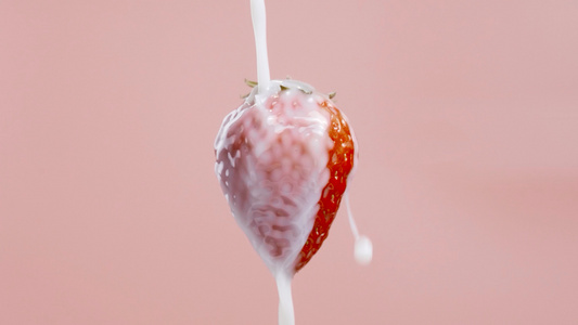 4K牛奶草莓新鲜乳制品饮料水果视频