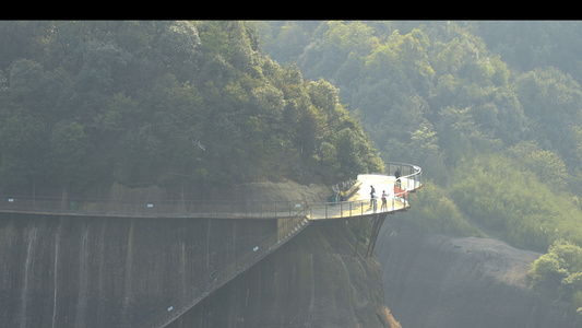 航拍湖南4A旅游景区飞天山高椅岭丹霞地貌环山索道自然风光4k素材视频