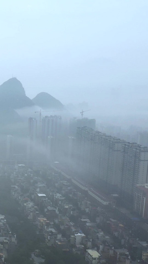 桂林市城区罕见天气云雾航拍视频山水画56秒视频