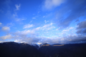 风起云涌的梅里雪山32秒视频