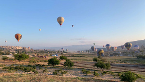 航拍土耳其卡帕多细亚热气球82秒视频