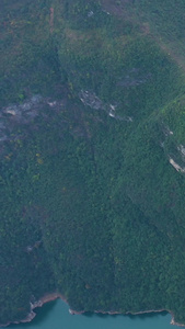 航拍巍峨大山下的石笋河喀斯特地貌河流山水自然奇观视频