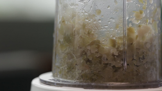 粉碎榨菜取样实验室检测视频