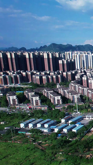 蓝天白云桂林临桂新区房产物业城市开发与建设航拍城市建设56秒视频