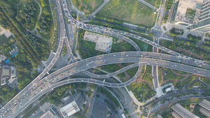 航拍风光城市高空俯瞰城市交通立交桥素材10秒视频
