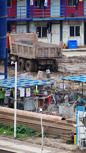 建筑工地工地施工城市建设水泥搅拌车泥罐车12秒视频